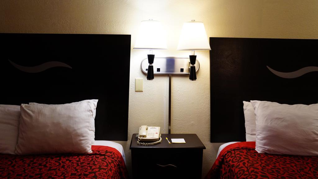 Days Inn Kansas City-Worlds Of Fun Habitación foto